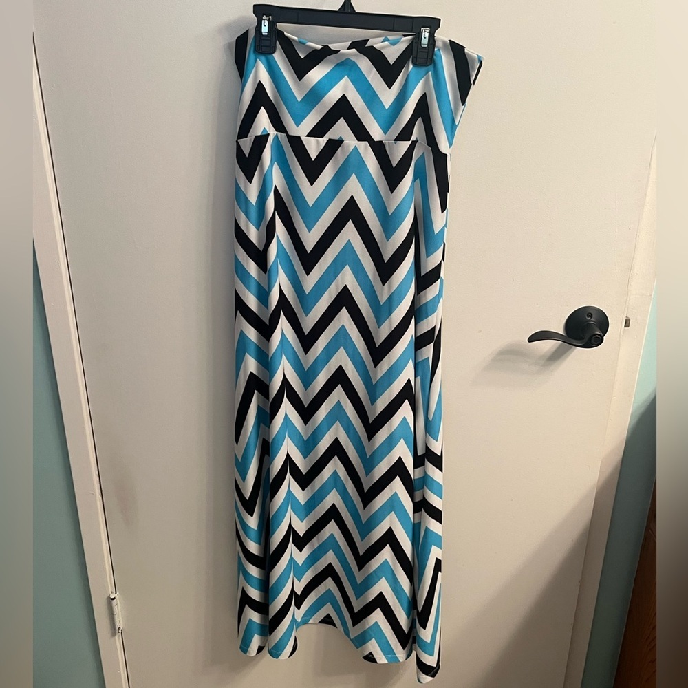 Chevron Patterned Maxi Skirt